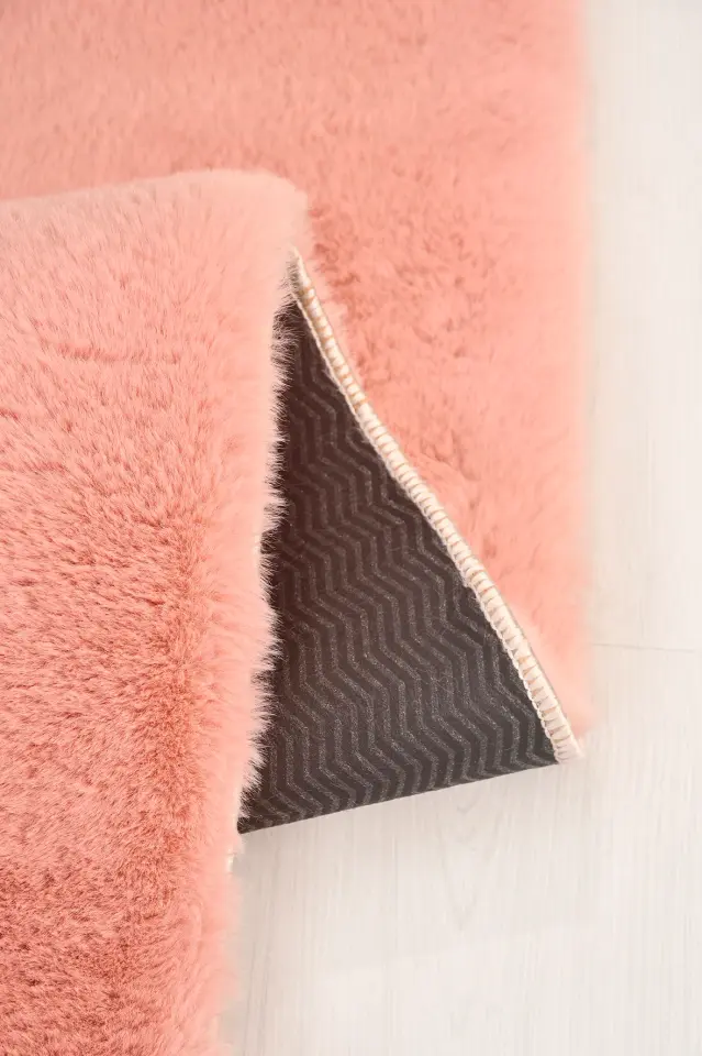 Tavşan Poly Peluş Halı - Rose -Yüksek Kalite-Ekstra Yumuşak - Kaymaz Özel Tabanlı - Özel Ölçü